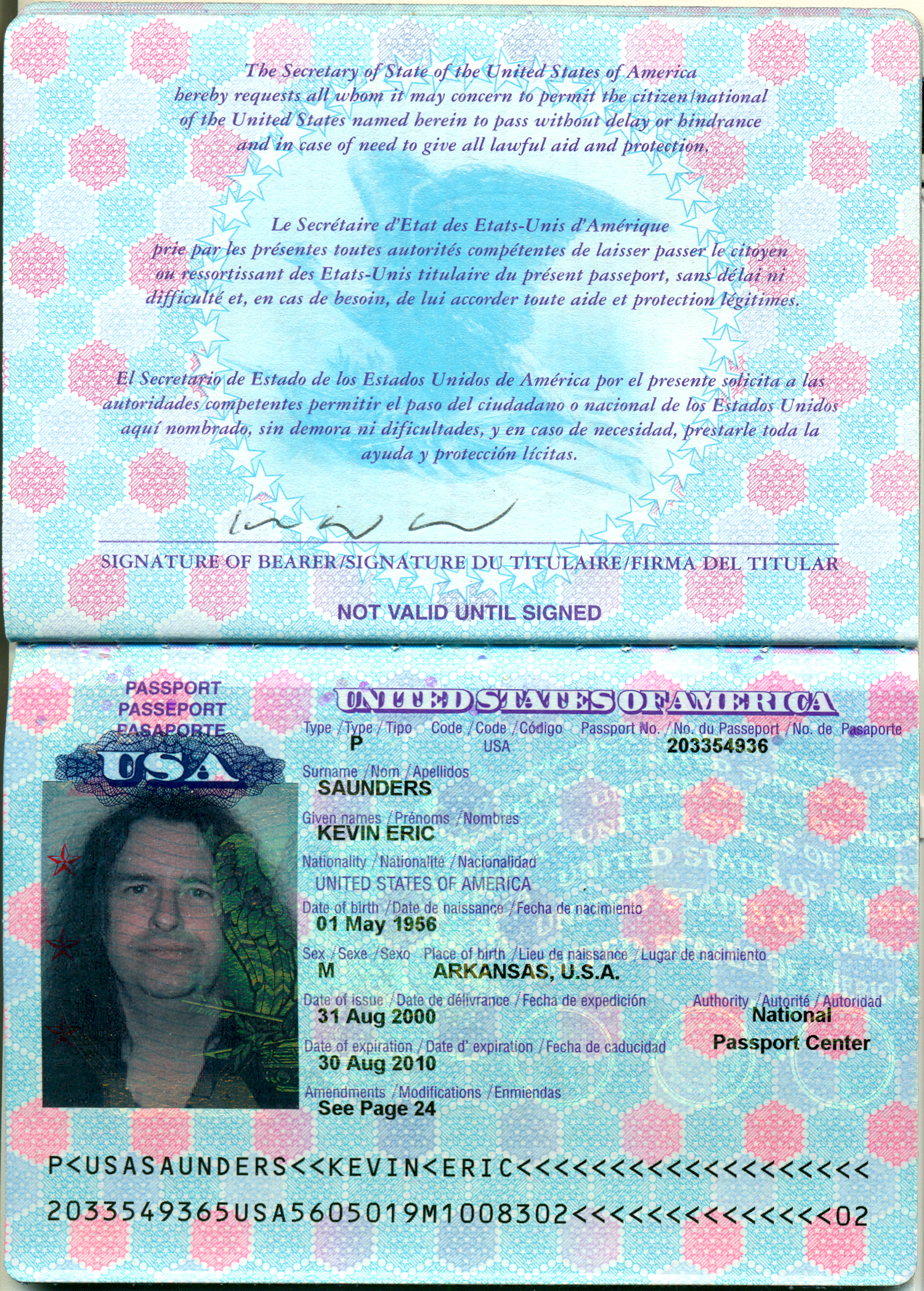 ./2000-08-31 - Kevin Eric Saunders - US Passport - TEN year passport.png